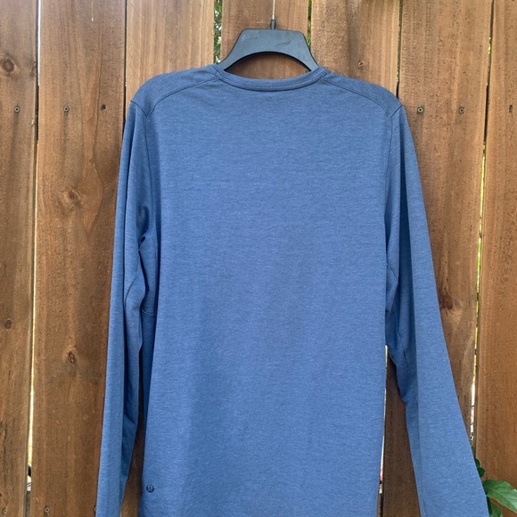 NWT Lululemon men's long sleeve t-shirt size Medium. - Picture 3 of 7